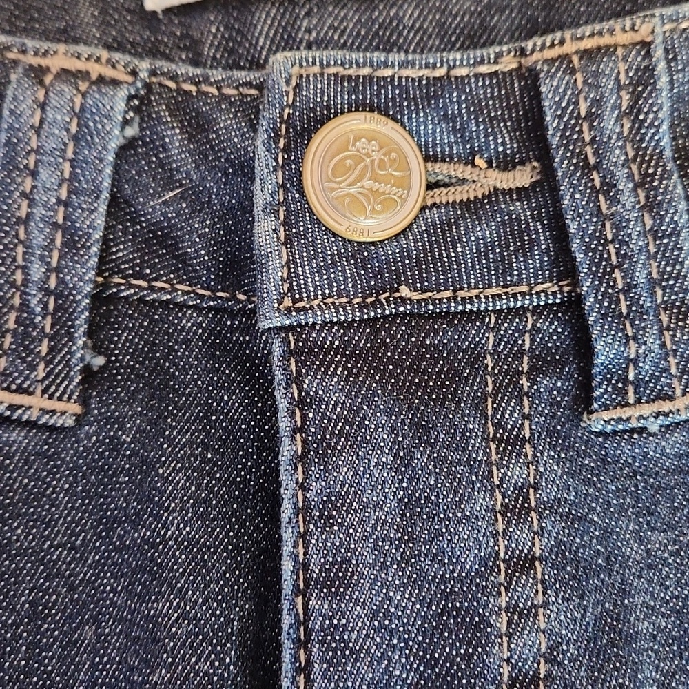Lee Women's  Midrise Blue Jeans, size 8S - Picture 11 of 13